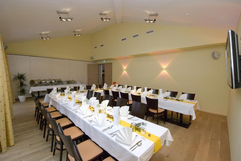 גרה Restaurant Waldmeisterei מראה חיצוני תמונה